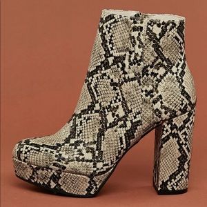SHEIN Snakeskin Booties